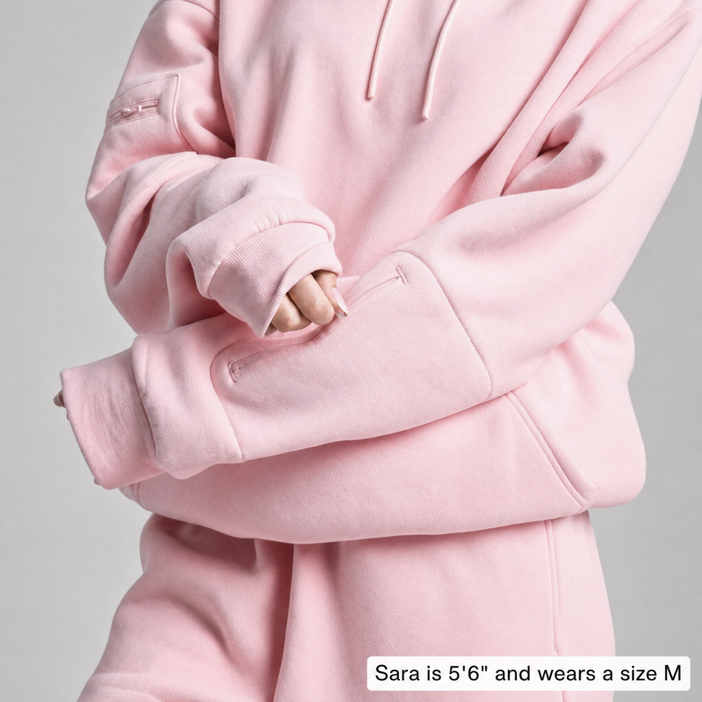 Zippered sleeve pocket detail